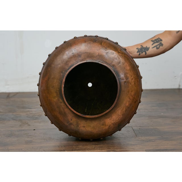 Metal English Copper Arts & Crafts 19th Century Riveted Planter with Patina Finish For Sale - Image 7 of 11