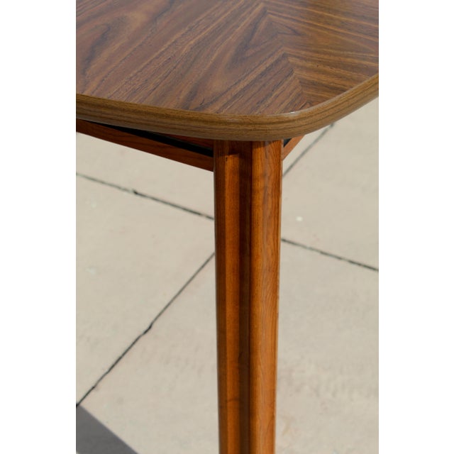 Mid-Century Modern American Walnut Expandable Dining Table, C. 1960s–1970s For Sale - Image 14 of 17