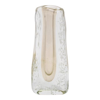 Hand-Blown Murano Modern Fluid Vase in Clear With 24-Karat Gold Flecks and Bubbles For Sale