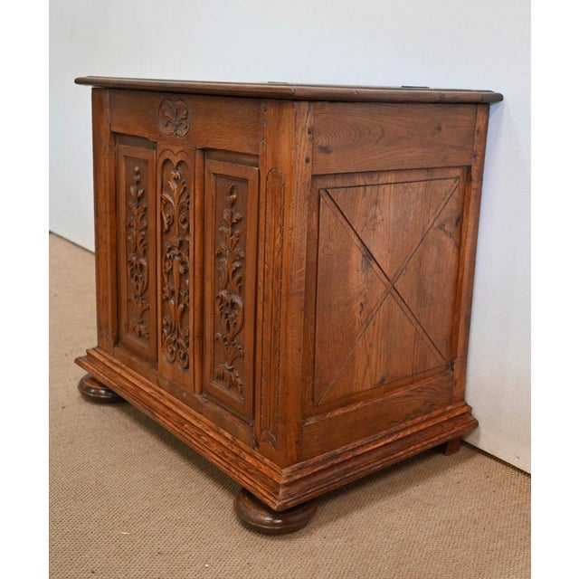 Small Renaissance Oak Chest, Early 1900s For Sale - Image 3 of 18