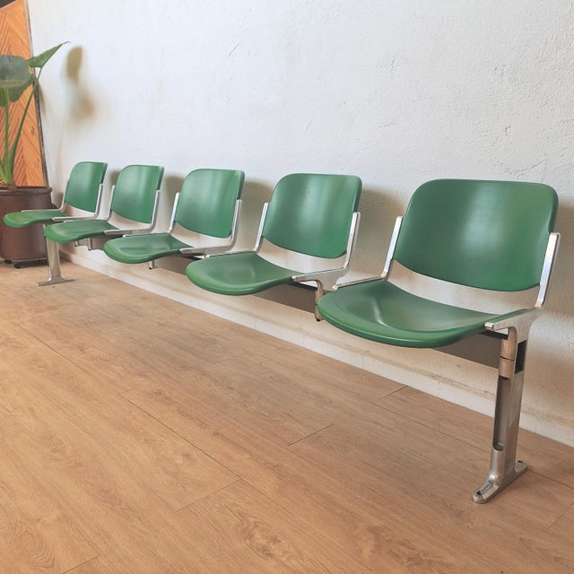 1970s Model Axis 3000 5-Seater Bench by Giancarlo Piretti for Castelli, 1970s For Sale - Image 5 of 5