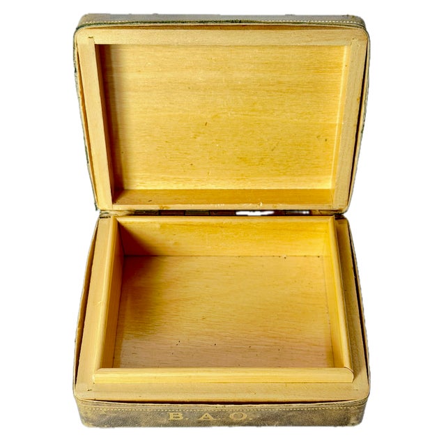 Antique Florentine Fleur De Lis Leather Box For Sale - Image 4 of 7