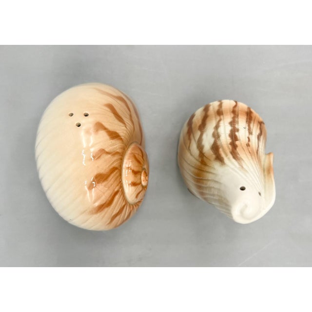 Hollywood Regency Vintage Otagiri Japan Ceramic Seashell Salt & Pepper Shakers – Coastal Chic Shell Set - Nautical/ Palm Beach For Sale - Image 3 of 10