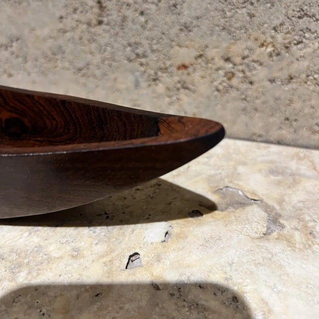 Wood 1970s Souza Rio Handmade Brazilian Jacaranda Rosewood Bowl For Sale - Image 7 of 12