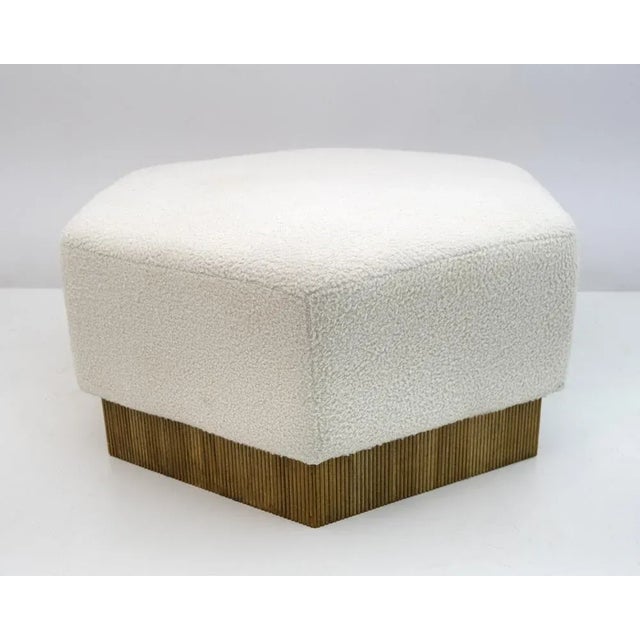 1980s Hexagonal Pouf in Soft White Boucle on Wooden Base, Italy, 1989 For Sale - Image 5 of 7