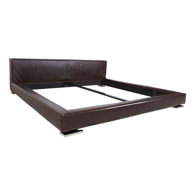 Moore Bed in Brown Leather from Minotti For Sale