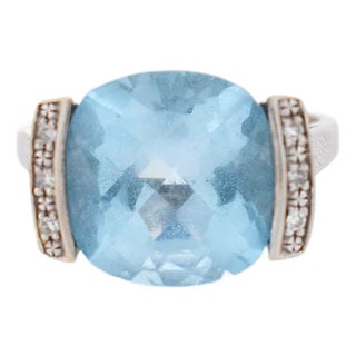 Vintage 18K Gold, Blue Topaz and Diamond Ring, Size 6.75 For Sale
