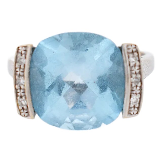 Vintage 18K Gold, Blue Topaz and Diamond Ring, Size 6.75 For Sale