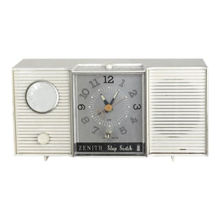 Vintage Zenith “Sleep Switch” Clock Radio – Mid Century Modern – Cream - Runs - 1950s For Sale