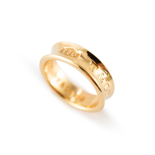 Metal Vintage Tiffany & Co. 1837 Medium Model 18k Yellow Gold Concave Band Ring, Size 6.5 For Sale - Image 7 of 8