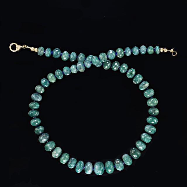 Traditional Green Beryl/Emerald Graduated Faceted Necklace For Sale - Image 3 of 4