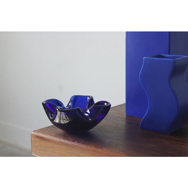 The Italian Murano bowl/ashtray is not only a utilitarian object, but above all a work of art made of art glass. Hand-...