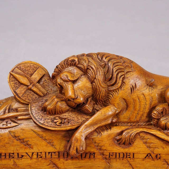 Antique Swiss Carved Lion With Heraldic Shield, Luzern Circa 1900 For Sale - Image 4 of 6