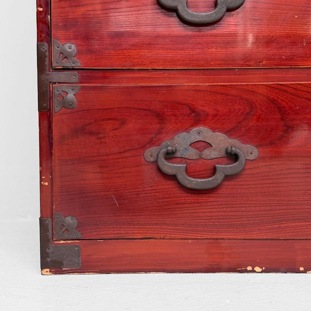 Metal Japanese Kimono Tansu Chest of Drawers, 1890s For Sale - Image 7 of 18