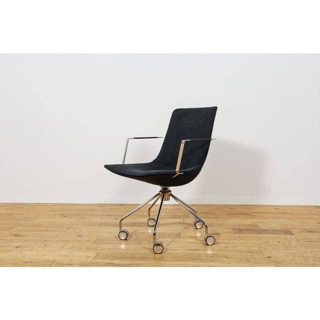1990s Mid-Century Modern Comet Conference Chairs by Gunilla Allard for Lammhults, Sweden, 1990s, Set of 8 For Sale - Image 5 of 18