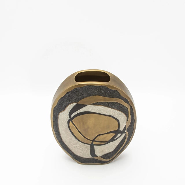 Modern Vase in Shagreen With Shell and Brass Details by R&y Augousti For Sale In Los Angeles - Image 6 of 10