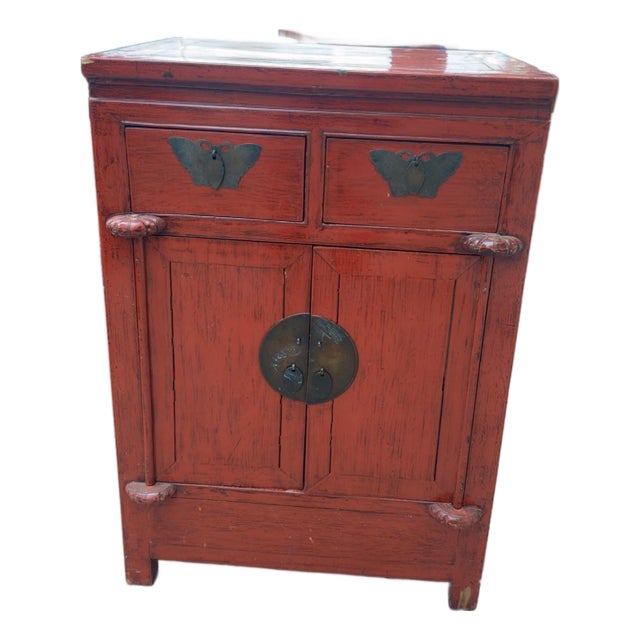 Qing Dynasty 19th Century Chinese Red Lacquer Cabinet With Drawers and Doors For Sale
