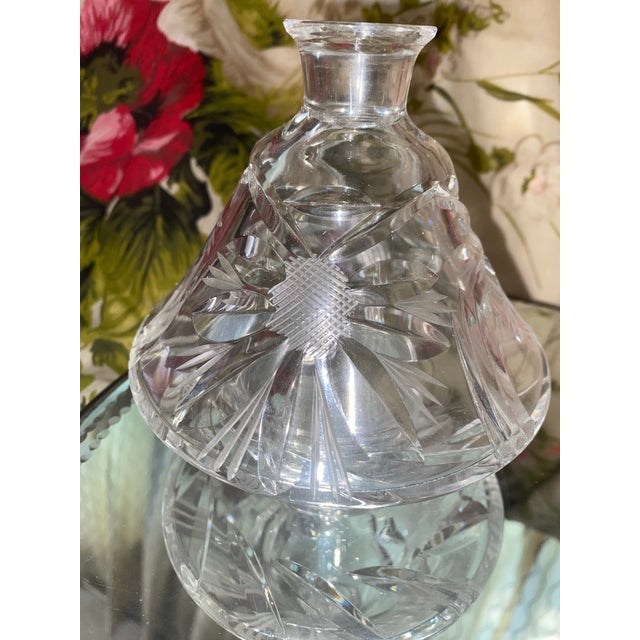 A Vintage Cut Crystal Perfume Decanter With a Faceted Stopper. For Sale - Image 10 of 12