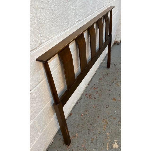 This vintage Mid-Century Modern walnut headboard features a distinct architectural vertical slat design. Please confirm...
