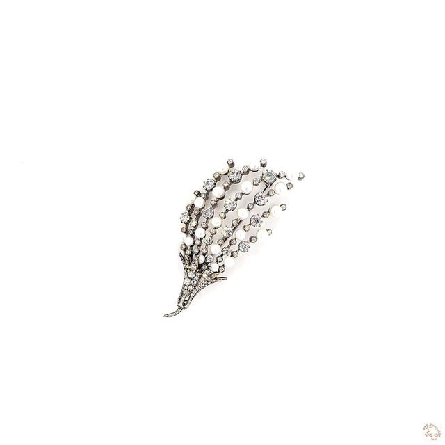 Art Deco 9 Carat Pearl Diamond Gold Brooch For Sale - Image 4 of 9