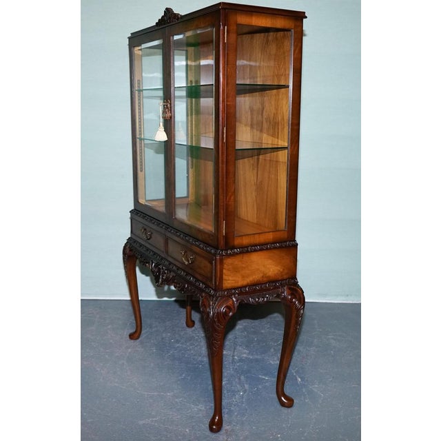 Vintage Carved Queen Anne Style Display Cabinet For Sale - Image 15 of 18