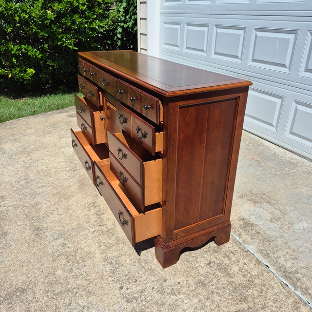 Vaughan 1990s Vaughan Early American Colonial Revival Cherry Chest of Drawers Dresser Bureau W/ Door & 11-Drawers For Sale - Image 4 of 14