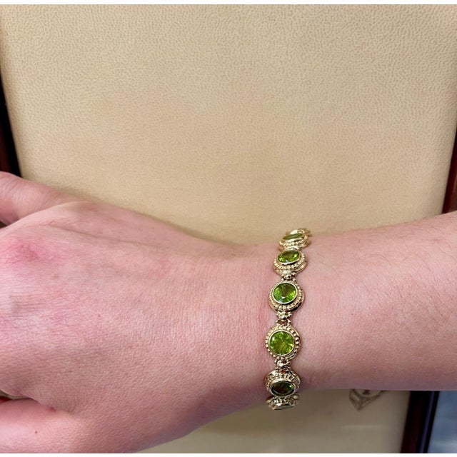16 Carat Genuine Natural Peridot Tennis Bracelet 14 Karat Yellow Gold 16 Gram For Sale - Image 10 of 18
