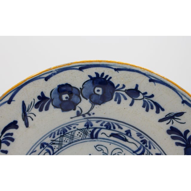 Neoclassical Circa 1780 Dutch Pair of Delft Yellow Rim Blue & White Soup Plates For Sale - Image 3 of 4