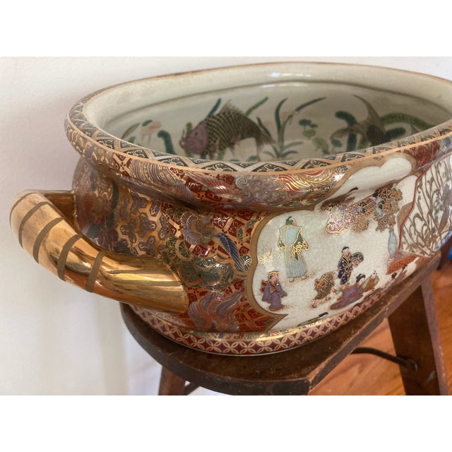 Chinese Mid 20th Century Hand Painted Famille Rose Porcelain Foot Bath Cache Pot Oval Basin For Sale - Image 3 of 9