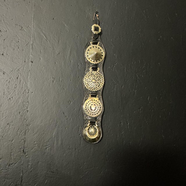 Victorian Horse Brass Martingale, 1885, in Good conditions. Designed before 1890
