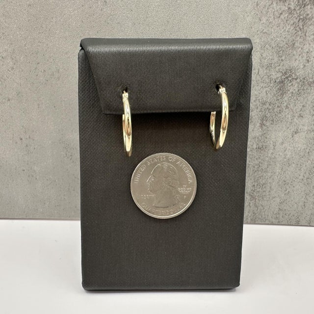 Early 21st Century Tube Hoop Earrings 14kt Yellow Gold 19.9mm 2.1mm 1.5g Hollow New, Pair For Sale - Image 5 of 6