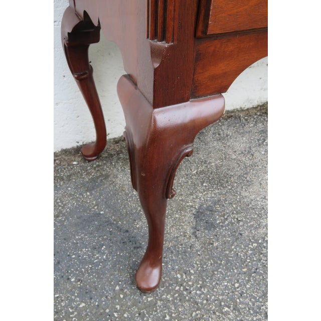 Late 20th Century Hickory Queen Anne Mahogany Long Sideboard Buffet Credenza Bathroom Vanity For Sale - Image 13 of 17