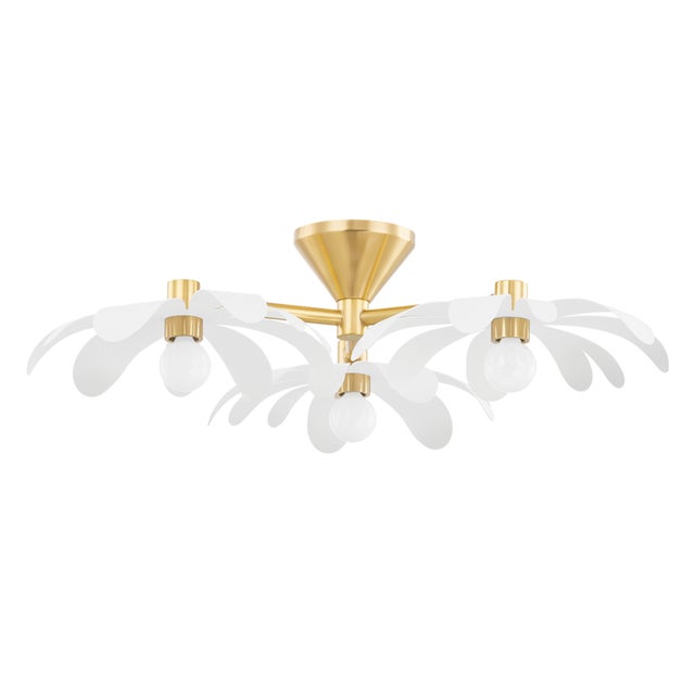 Pretty with a retro flair, Twiggy is floral inspiration at its finest. Different-sized textured white petals sprout from a...