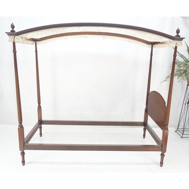 Traditional Pair of Twin Size Mahogany Canopy Beds by Smith & Watson For Sale - Image 3 of 12