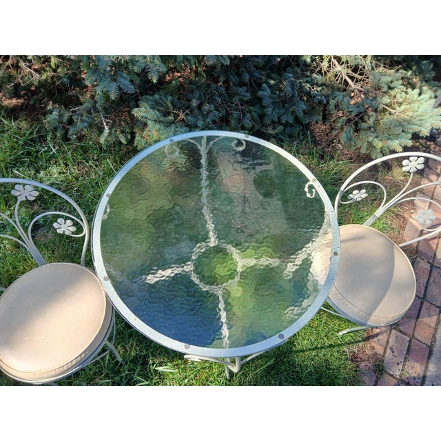 Salterini 1970s Plantation Patterns Wrought Iron Bistro Patio 3 Pc Set, Daisy Design For Sale - Image 4 of 7