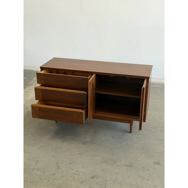 1960s 1960s Compact Walnut Credenza by Basset, Attributed For Sale - Image 5 of 9