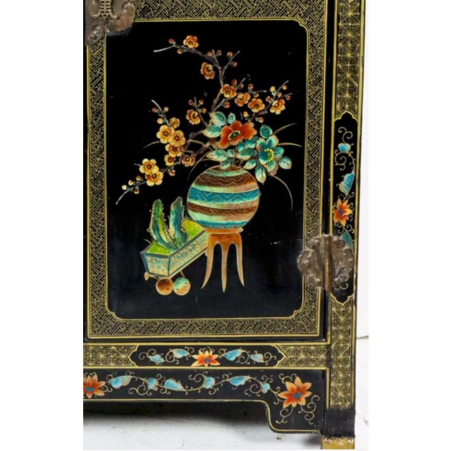 Late 20th Century Vintage Black Lacquer Chinoiserie Cabinet / Bar Cabinet W/ Hand-Painted Floral Panels & Brass Hardware For Sale - Image 5 of 5