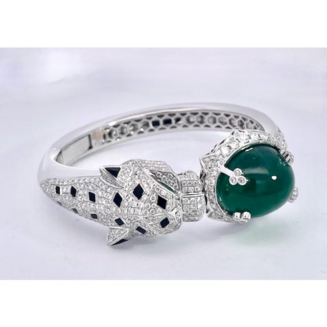 Emerald Diamond Onyx Panthere Bracelet With Large Cabochon Emerald 29.78 CTS For Sale - Image 4 of 12