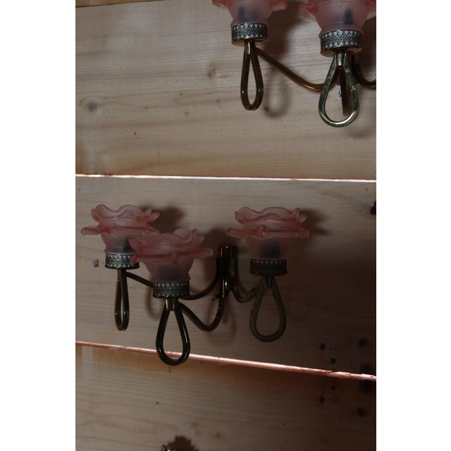 Set of three gilded brass wall lights in perfect working order. The wiring is good and the bulbs are bayonet type....