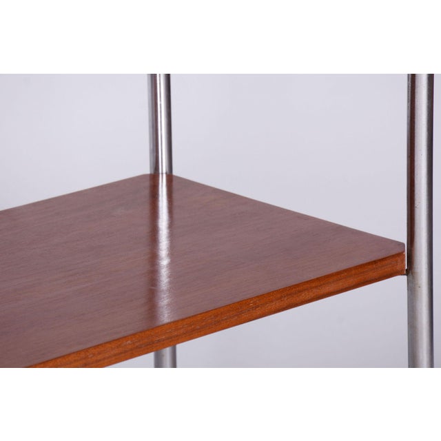 Bauhaus Side Table in Walnut and Chrome attributed to Hynek Gottwald, 1930s For Sale - Image 4 of 10