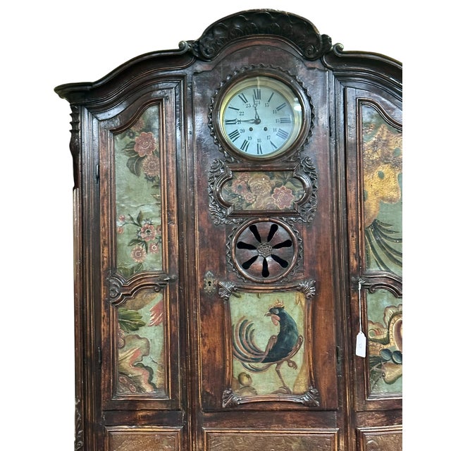 French Antique 18c Louis XV Carved Walnut Vaisselier With Built in Clock For Sale - Image 3 of 11