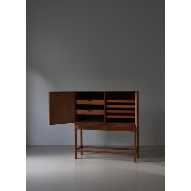 Danish Modern Cabinet in Elm and Pinewood attributed to Børge Mogensen for FDB, 1940s, Set of 2 For Sale - Image 13 of 18