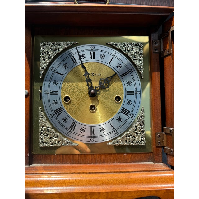 Chestnut 1970s Howard Miller Model 612-437 Westminster Chime Bracket Clock | German Mechanical Movement For Sale - Image 8 of 9