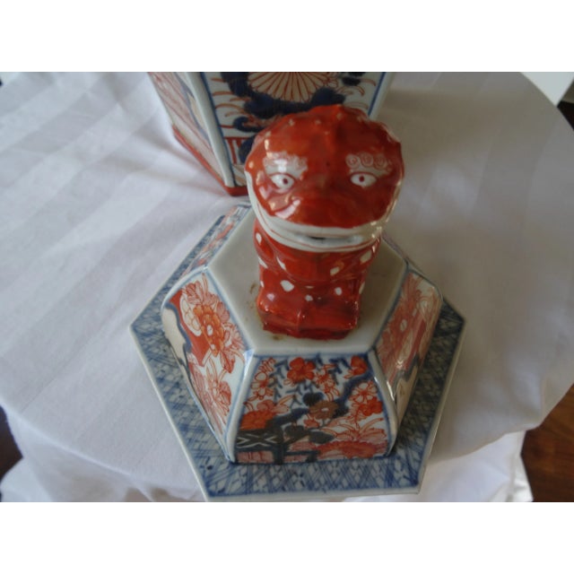 Mid 20th Century Imari Style Covered Chinese Vase For Sale In Los Angeles - Image 6 of 7