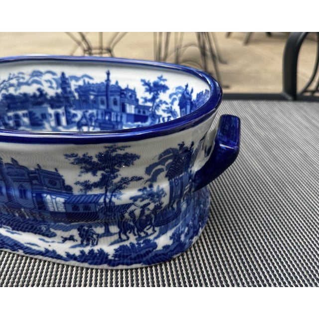 Beautiful large blue and white ceramic cachepot/centerpiece bowl in the Viscaya Blue pattern. This substantial decorative...