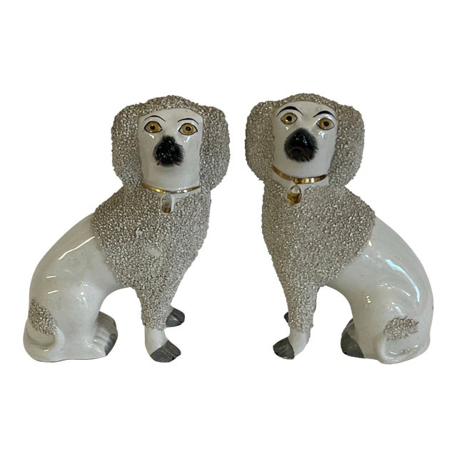 Late 19th Century Pair of Staffordshire Pottery Poodle Dog Figures For Sale