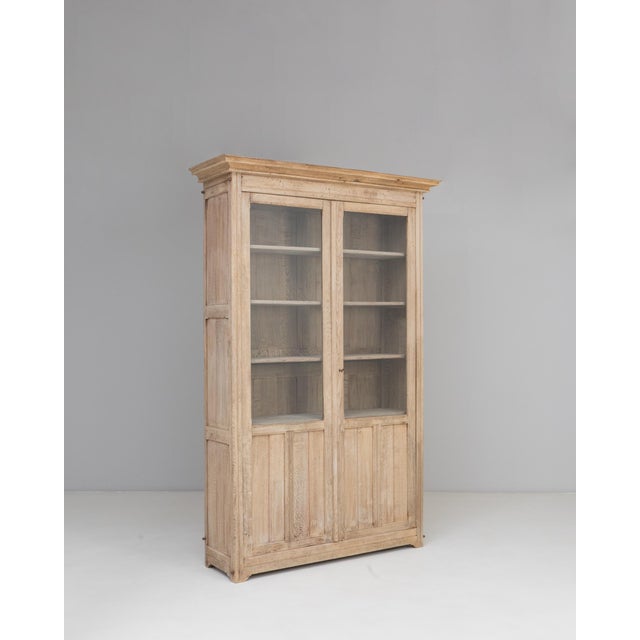 1900s French Provincial Oak Vitrine For Sale In Greensboro - Image 6 of 18