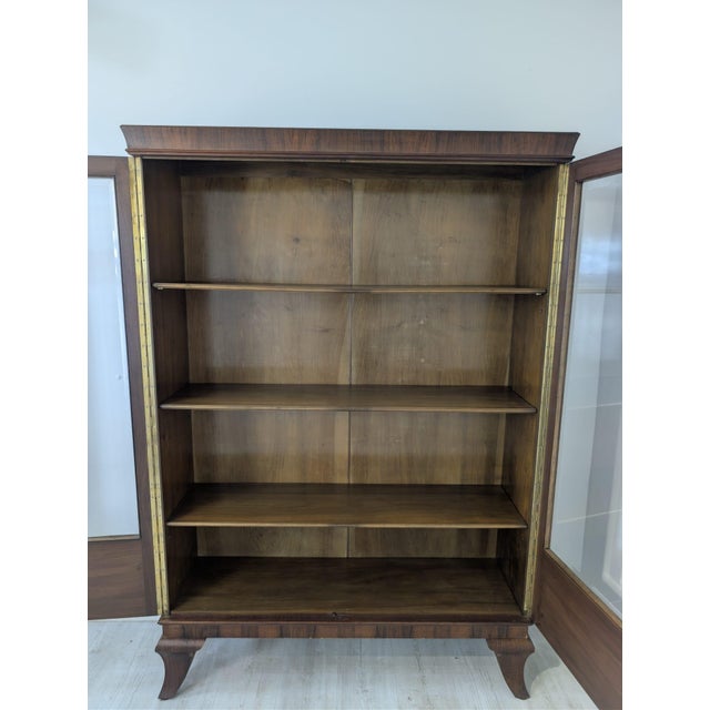 Art Deco Display Cabinet in Walnut For Sale - Image 9 of 18