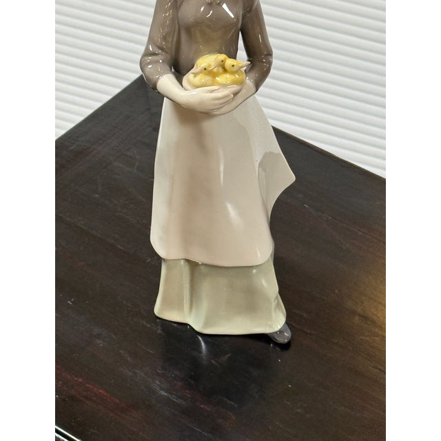 Carl Scheidig Grafenthal Factory Girl Carrying Ducklings Porcelain Figurine, Signed For Sale - Image 4 of 12