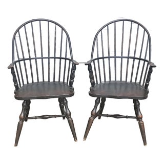 Late 20th Century Pair of Pennsylvania House Sack Back Windsor Arm Chairs Black Finish For Sale